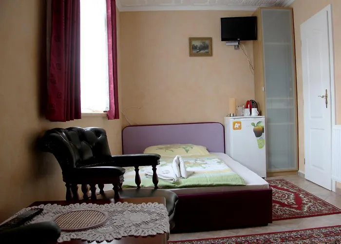 Anastazis - Eden Κάρλοβι Βάρι